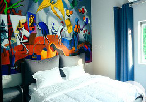 连江县对于酒店的墙体彩绘而言更注重哪些方面？